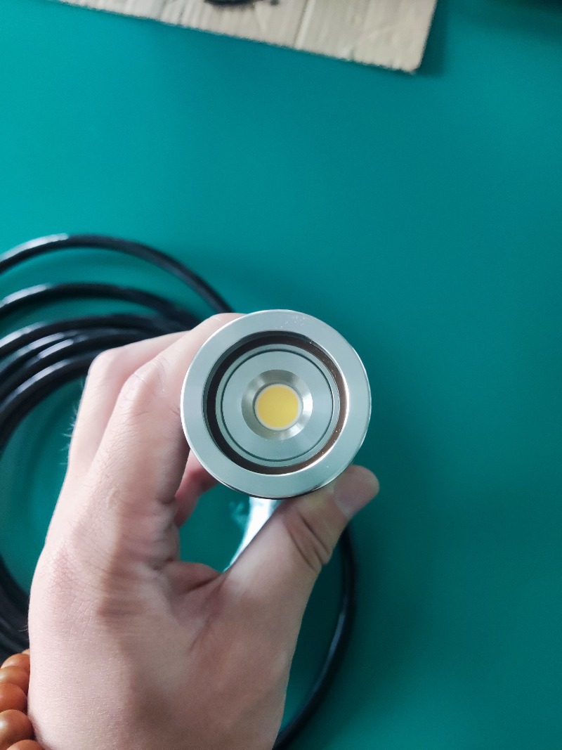 Wodoodporna lampa podwodna, św – Underwater Camera recenzja i cena